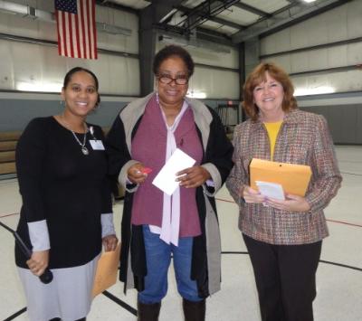 LaVergn Reid (center), of Chester, displays her winning home heating oil voucher from American Energy Supply and Services. The oil voucher was one of many prizes raffled at the Energy Fair sponsored by the Delaware County Link to Aging and Disability Resources (ADRC). Also pictured are:
Christy Bobo (left), Director of Housing at COSA and Joanna Geiger (right), ADRC Coordinator. 